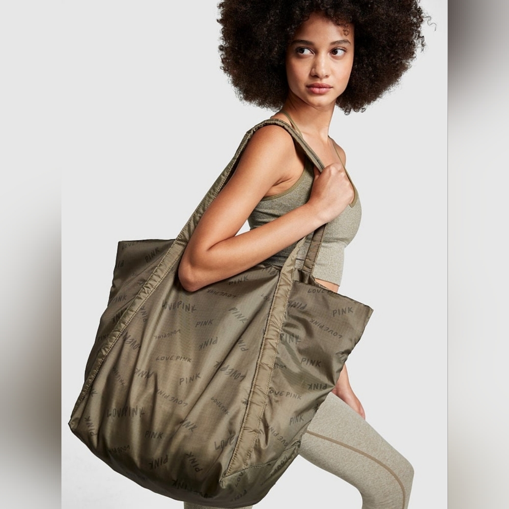 Vs ❤️ PINK Tote & Travel Case